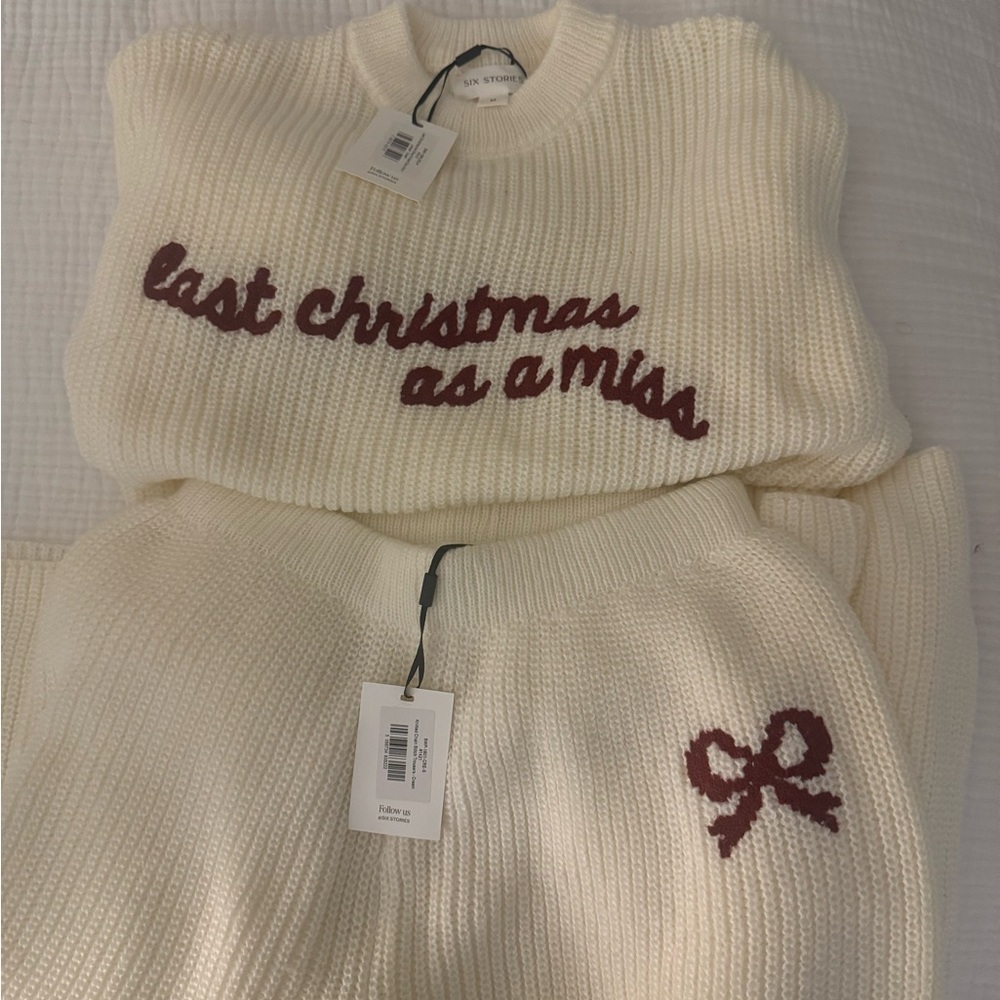 Six StoriesCream Knit Sweater with Burgundy Script